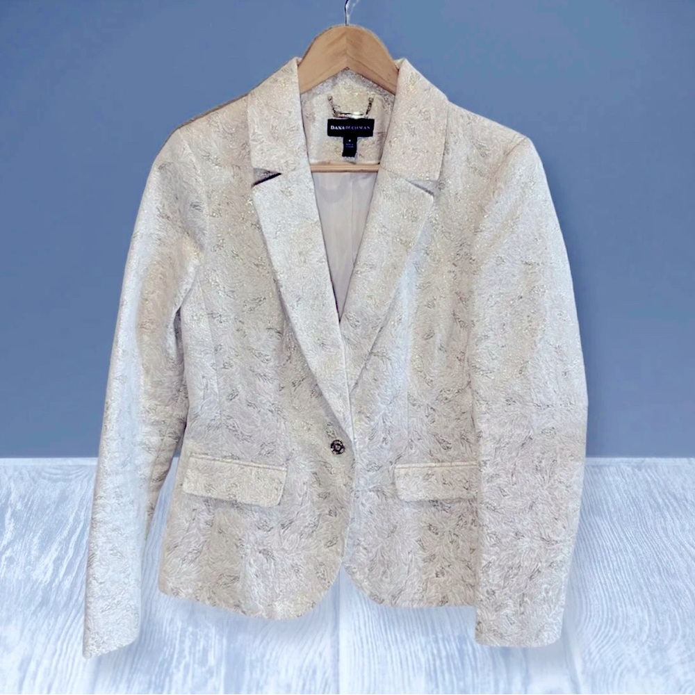 Women’s Luxury White Blazer With Gold Accents Dana Buchman Size 4